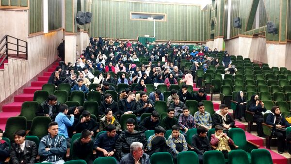 آیین تجلیل از دانش‌آموزان منتخب مسابقات قرآنی و فرهنگی 