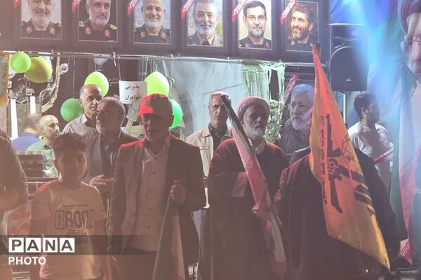 بیعت مردم در شب عید غدیروشعار ایستادگی در مسیر آرمان‌های انقلاب