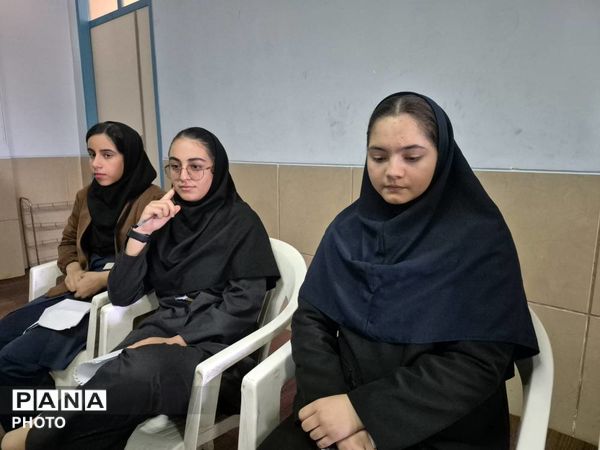 پذیرش رؤسای شورای دانش‌آموزی انتخابات استانی دختران در فارس