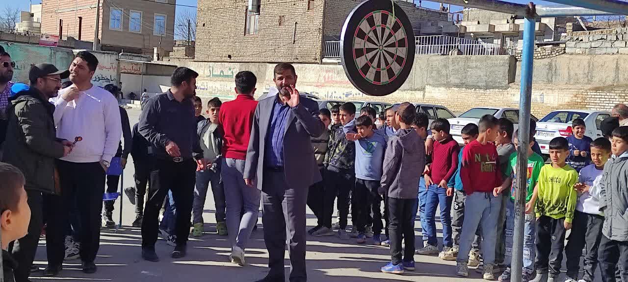 برگزاری مسابقات دارت در دبستان شهید فاتحی خانلق شهرستان شیروان