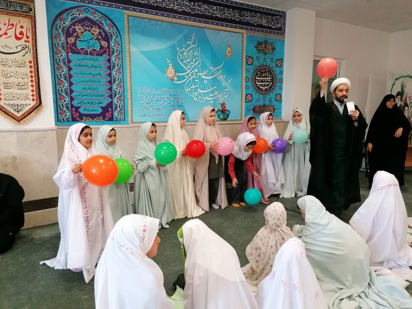 جشن تکلیف دختران با عطر بندگی و شکوفه‌های ایمان