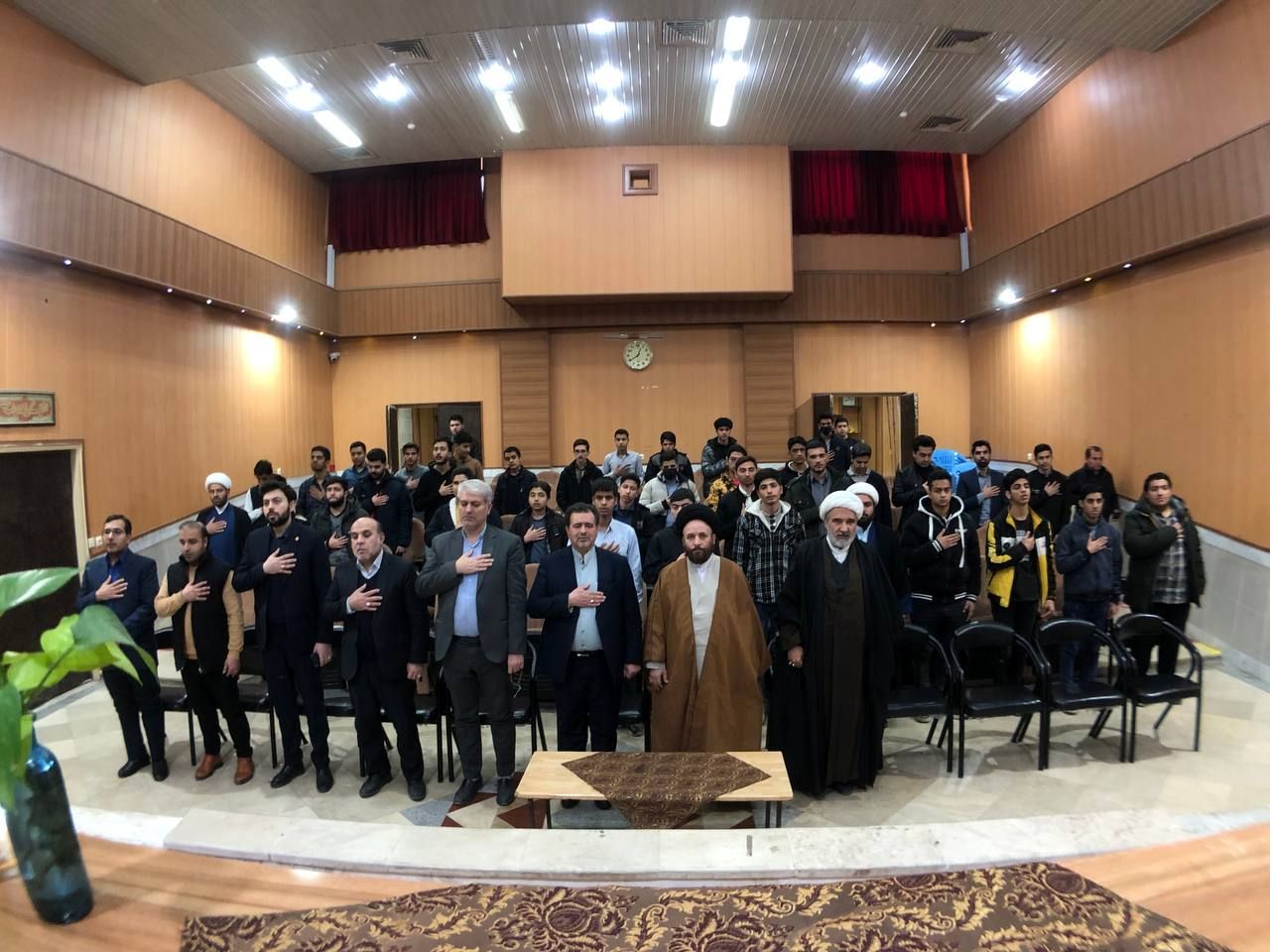 نشست هم‌اندیشی اعضای ستاد دانش‌آموزی نمازجمعه تربت حیدریه 