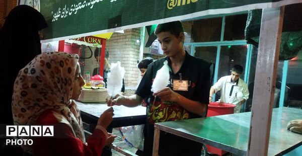 غرفه دهه نودی ها در هشتاد و هشتمین شب از اجتماعات مردمی 