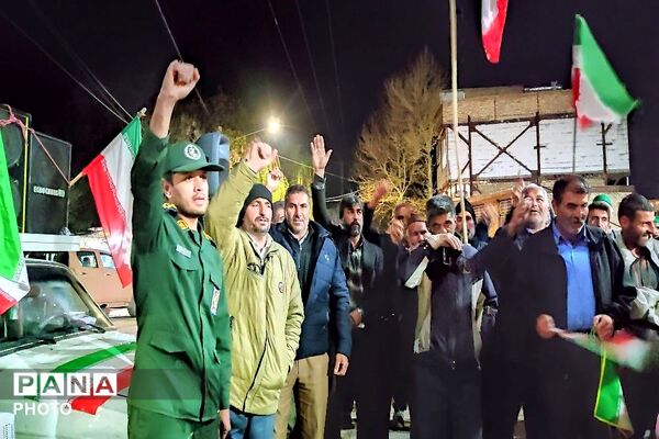 حضور در تجمعات خیابانی یعنی هیات من الذله در برابر دشمن زورگو و دروغگو