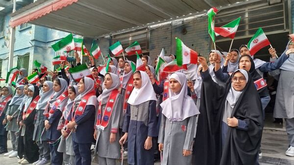 حال و هوای دانش‌آموزان در آغاز سال تحصیلی در دبستان نیایش ۲ 