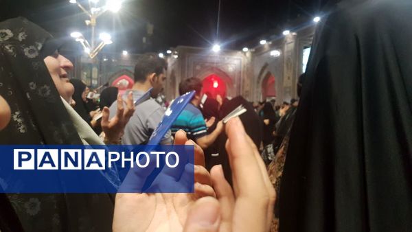 شکوه حضور زائران ومجاوران حرم مطهر رضوی در مراسم شب قدر نوزدهم ماه رمضان