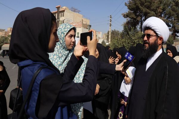 حضور پرشور دانش‌آموزان پاکدشتی در راهپیمایی روز ۱۳ آبان