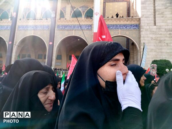 ثبت تاریخی‌ترین وداع در قلب جهان