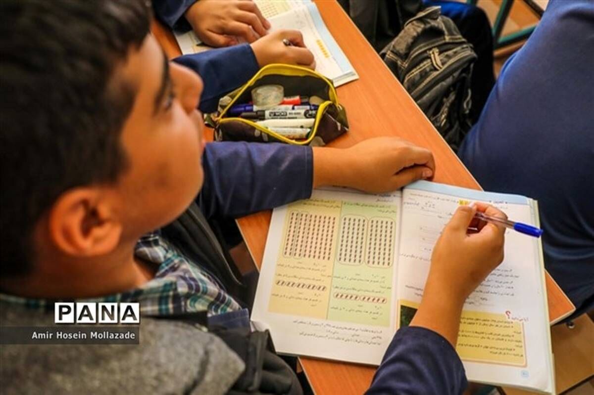 نماینده مجلس شورای اسلامی: آموزش سواد مالی باید از سال‌های ابتدایی تحصیل آغاز شود