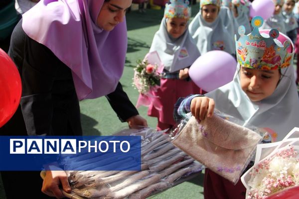 جشن شکوفه‌ها در مدارس بهارستان‌دو؛ آغاز سفری تازه برای کلاس اولی‌ها