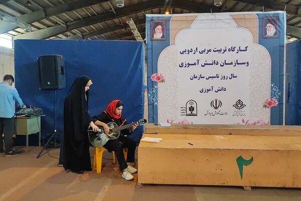 مراسم تجلیل از مربیان سازمان دانش آموزی ملارد 