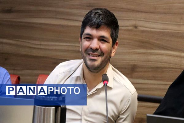 نشست صمیمی فعالین رسانه ای دانش‌آموزان با مدیرعامل خبرگزاری پانا