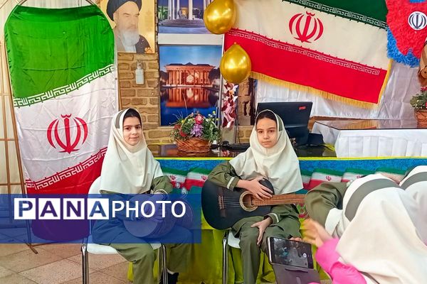 جشن پیروزی انقلاب اسلامی در مدرسه دکتر کیهانی1