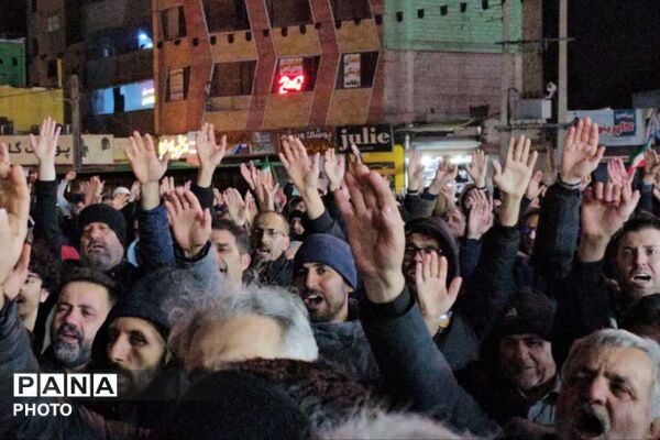 خروش مردم شهرستان قدس در شب‌های عزاداری امام شهیدمان