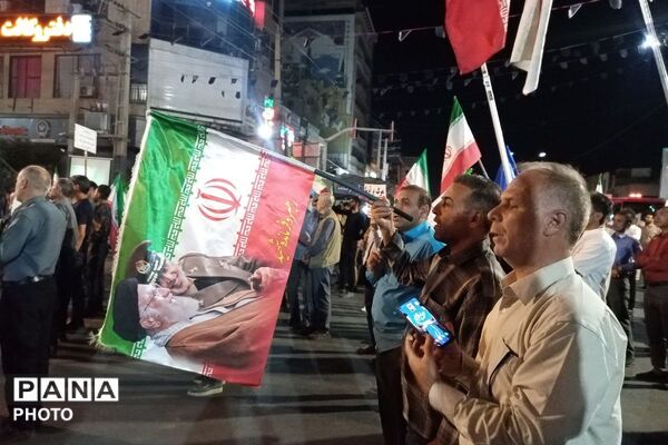 حضور پرشور و مستمر شبانه مردم رباط‌کریم تا پیروزی نهایی