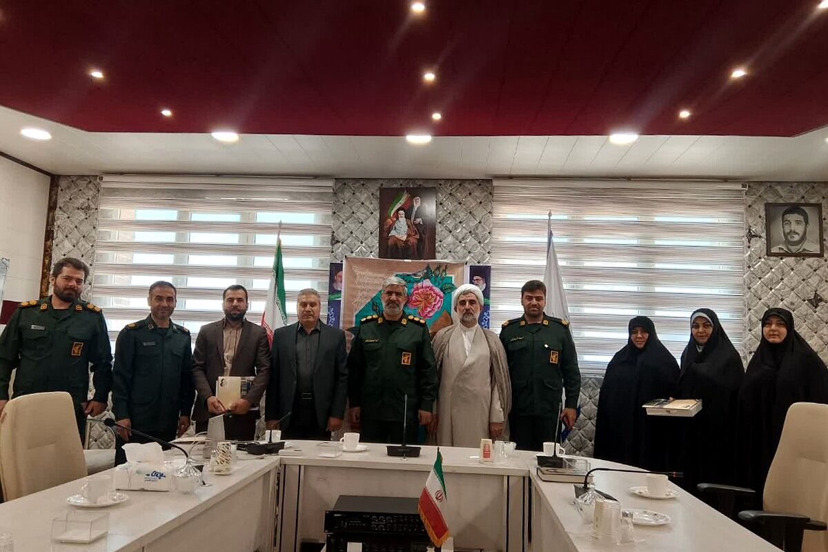 دیدار فرمانده سپاه ناحیه حضرت روح‌الله (ره) با رئیس اداره آموزش و پرورش کهریزک 