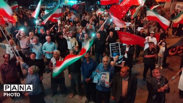 صد و پنجاه و سومین شب تجمعات «بیعت با رهبری» در نورآباد با تجدید میثاق و نماز استغاثه 