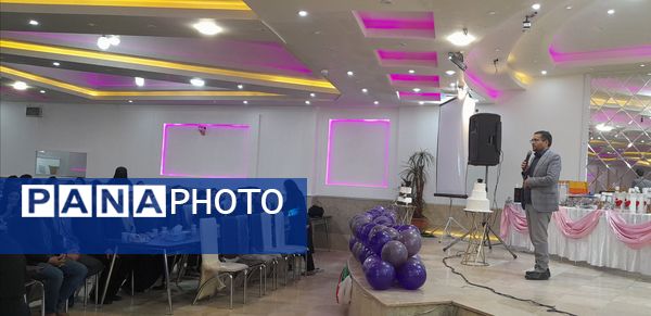 تجلیل از دانش آموزان برتر زاوه