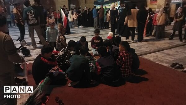 حال و هوای کودکان نیشابوری در هفتاد و دومین شب از اجتماعات مردمی نیشابور 