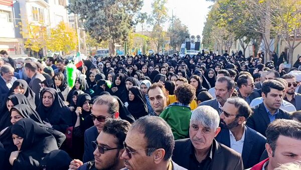 استقبال باشکوه مردم کوهدشت از شهدای گمنام  
