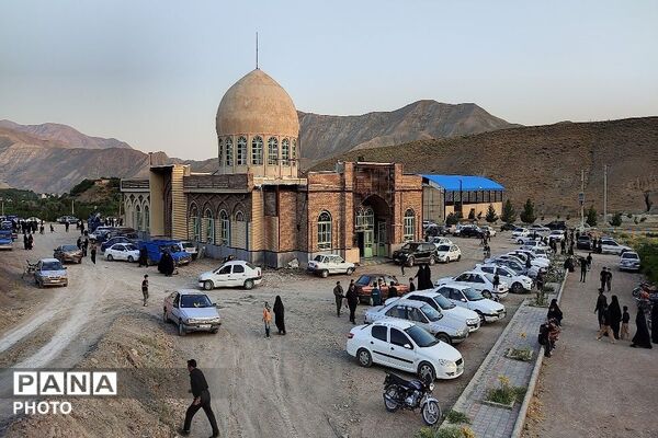 ارادت مردم در روز تاسوعای حسینی با برگزاری هئیت عزاداری به ابوالفضل عباس  