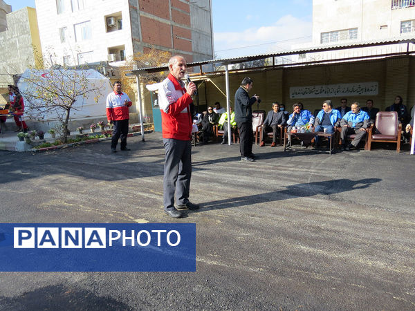 برگزاری مانور زلزله در هنرستان محمودیه شهرستان بجنورد 