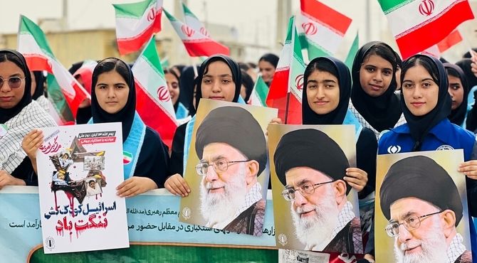 راهپیمایی یوم الله۱۳ آبان در شهرستان سیریک