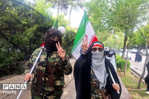 رزمایش بانوان و دختران بسیجی در شیراز