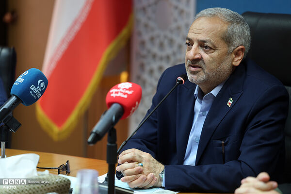 نشست هم اندیشی وزیر آموزش و پرورش با منتخبی از معلمان مدارس