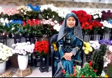 ادای احترام یک دانش‌آموز به مقام پدر با شعرخوانی ترکی