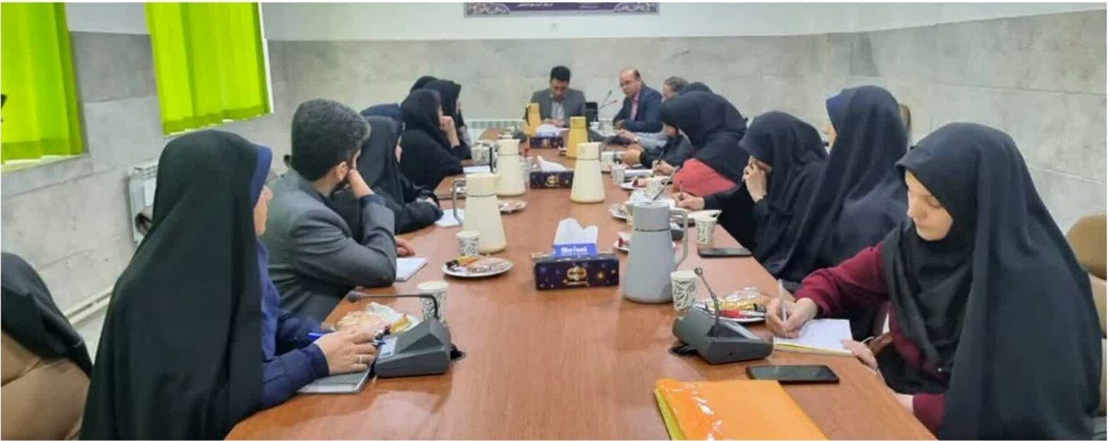 سرگروه‌های آموزشی بازوان توانمند تصمیم‌گیری در آموزش و پرورش هستند
