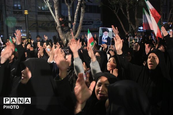 اجتماع مردم شور عاشورایی بهارستان در پی شهادت رهبر انقلاب