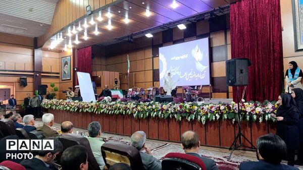 جشن روز معلم با حضور معاون پرورشی و فرهنگی وزیر آموزش و پرورش