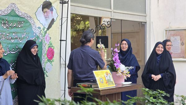 شور مهر، یاد مقاومت؛ نخستین روز مدرسه در هنرستان هنرهای زیبای دختران اصفهان