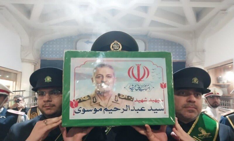 سپهبد موسوی؛ «جان‌فدای مردم ایران» در زادگاهش آرام گرفت