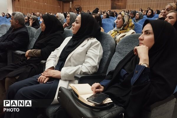 گامی برای تربیت آگاهانه فرزندان در هفته سلامت روان