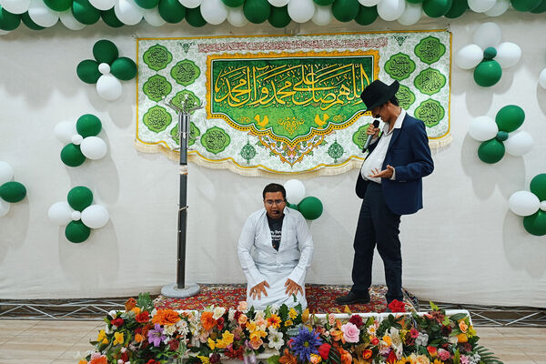 شبی از شادی و مهر در حسینیه مرکزی آباده