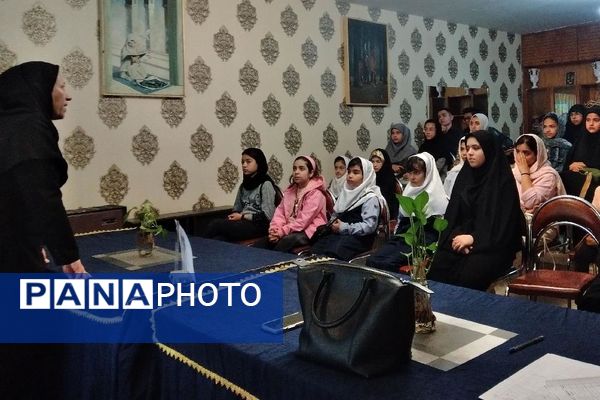 آموزش مقدماتی خبرنگاری در کانون ١۵ خرداد ناحیه ٣ آغاز شد