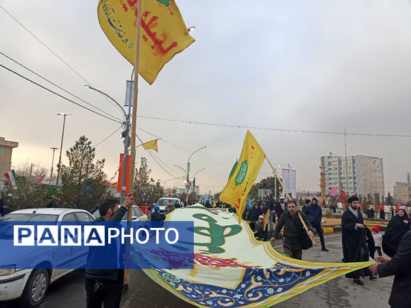 شادپیمایی مردم قم در جشن نیمه شعبان