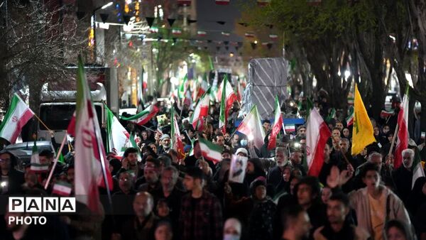 تجمع باشکوه مردم فردیس در یاد و خاطره رهبر شهید امام خامنه‌ای