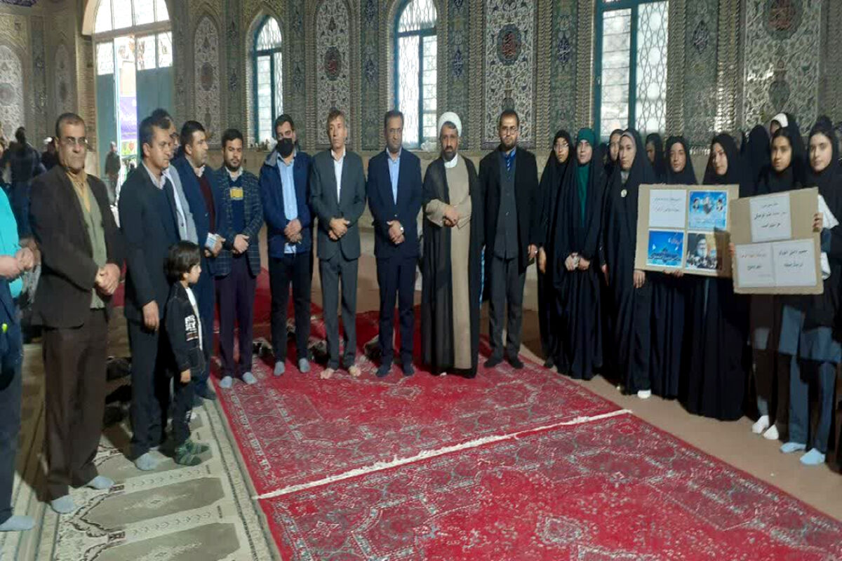حضور با شکوه دانش‌آموزان و فرهنگیان در مراسم پر فیض نماز جمعه یاسوج