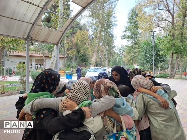 جشن عبادت دختران البرزی در کنار مهر و ماه