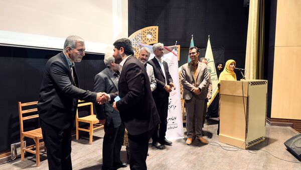 بزرگداشت‌ هفته پیوند و تجلیل از انجمن‌های اولیا و مربیان برتر استان مرکزی در سطح کشور