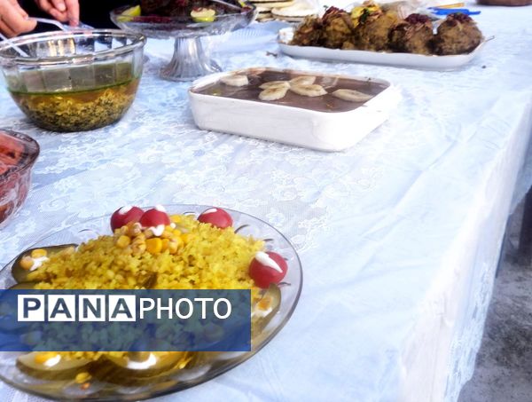 جشنواره غذای سالم و‌ معرفی غذاهای محلی در شهرستان بروجن