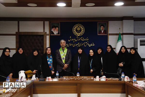نشست هم‌اندیشی مسئولان دانش‌آموزی تهران با محور آموزش مربیان و مدیریت مصرف انرژی