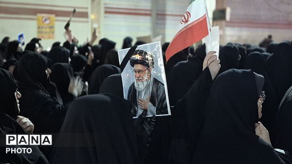 همراهی مردم فارسان با آرمان‌های رهبر معظم انقلاب 