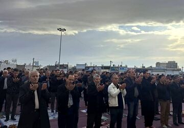 شکوه حضور مردم مهاجران در نماز عید فطر