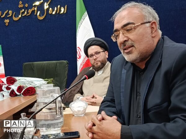 نشست صمیمی خبرنگاران پانا با مدیرکل آموزش و پرورش قم