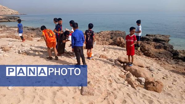 پاکسازی ساحل زیبای بوموسی توسط دانش‌‌‌آموزان 