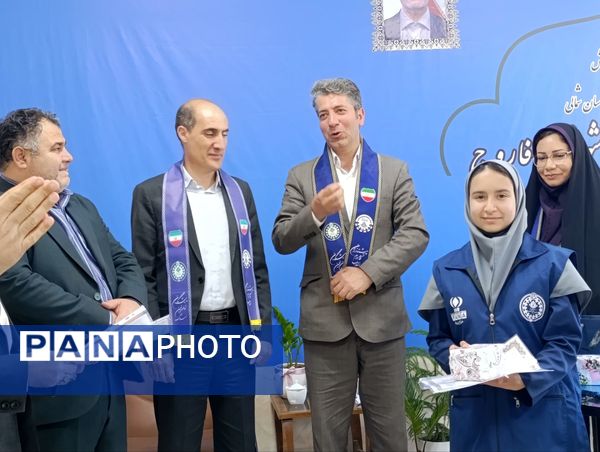 نشست مدیر آموزش و پرورش فاروج با دانش‌آموز خبرنگاران پانا